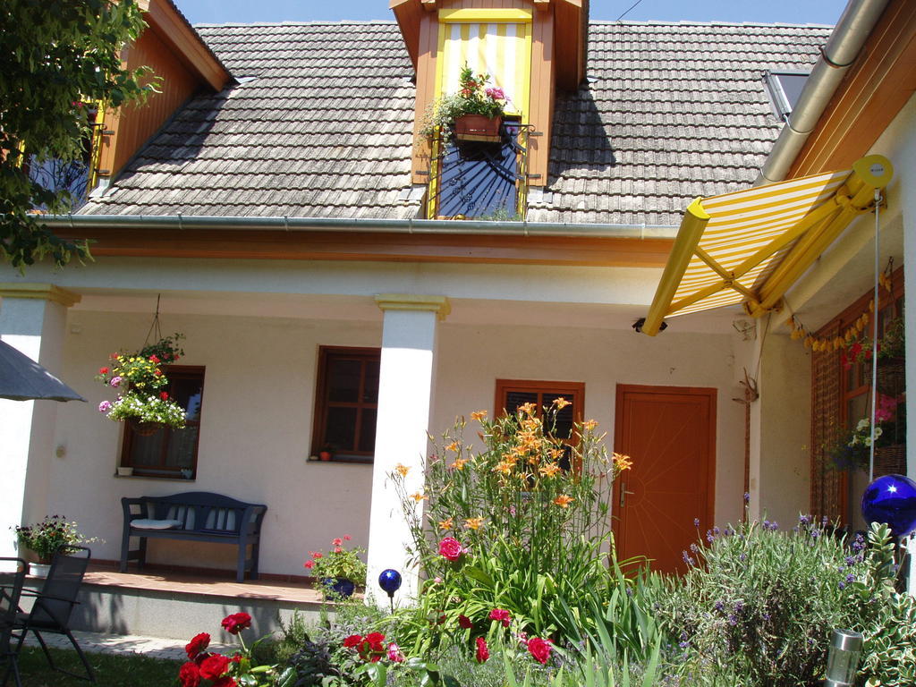 Rudolf's Fogadó Zsira Exterior foto