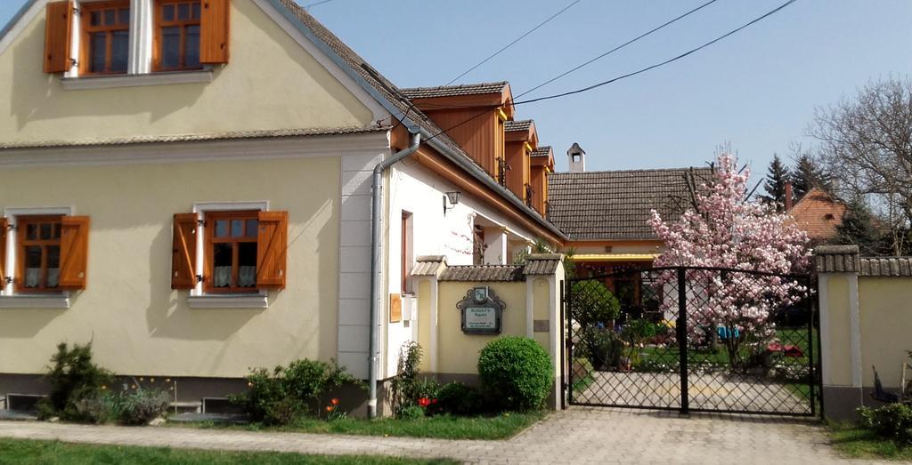 Rudolf's Fogadó Zsira Exterior foto